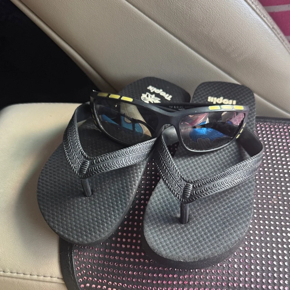 Black Flip Flops with Batman Sunglasses for Boy Toddler